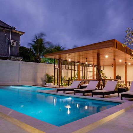 Ratan Uluwatu Hotel And Villas Buitenkant foto