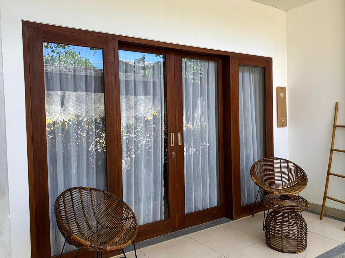 Ratan Uluwatu Hotel And Villas Buitenkant foto