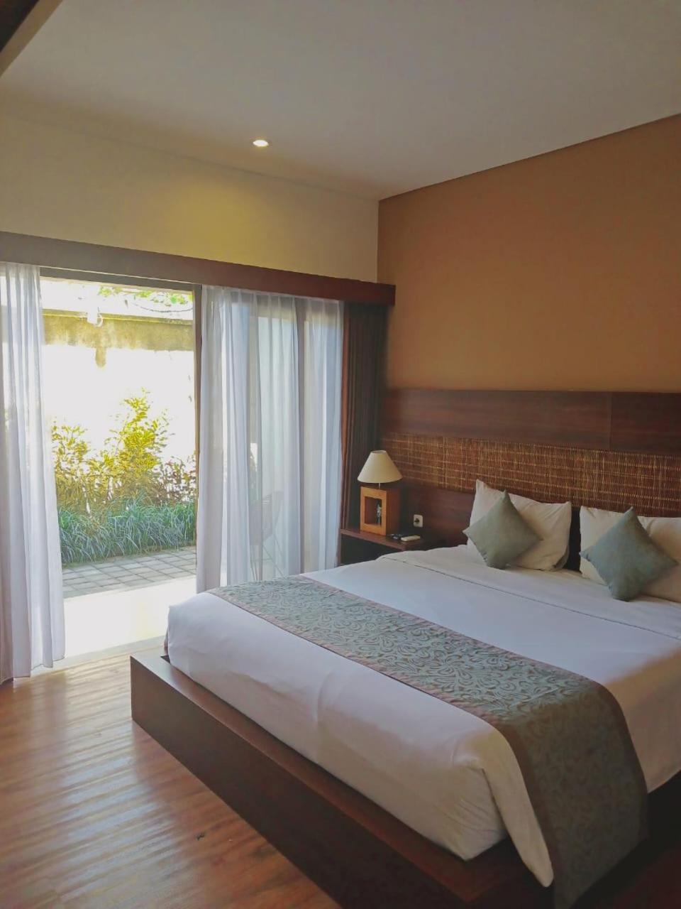 Ratan Uluwatu Hotel And Villas Buitenkant foto