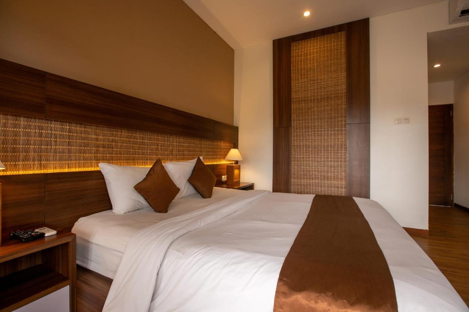 Ratan Uluwatu Hotel And Villas Buitenkant foto