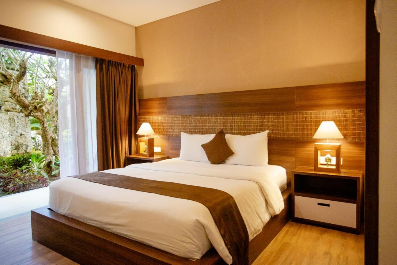 Ratan Uluwatu Hotel And Villas Buitenkant foto