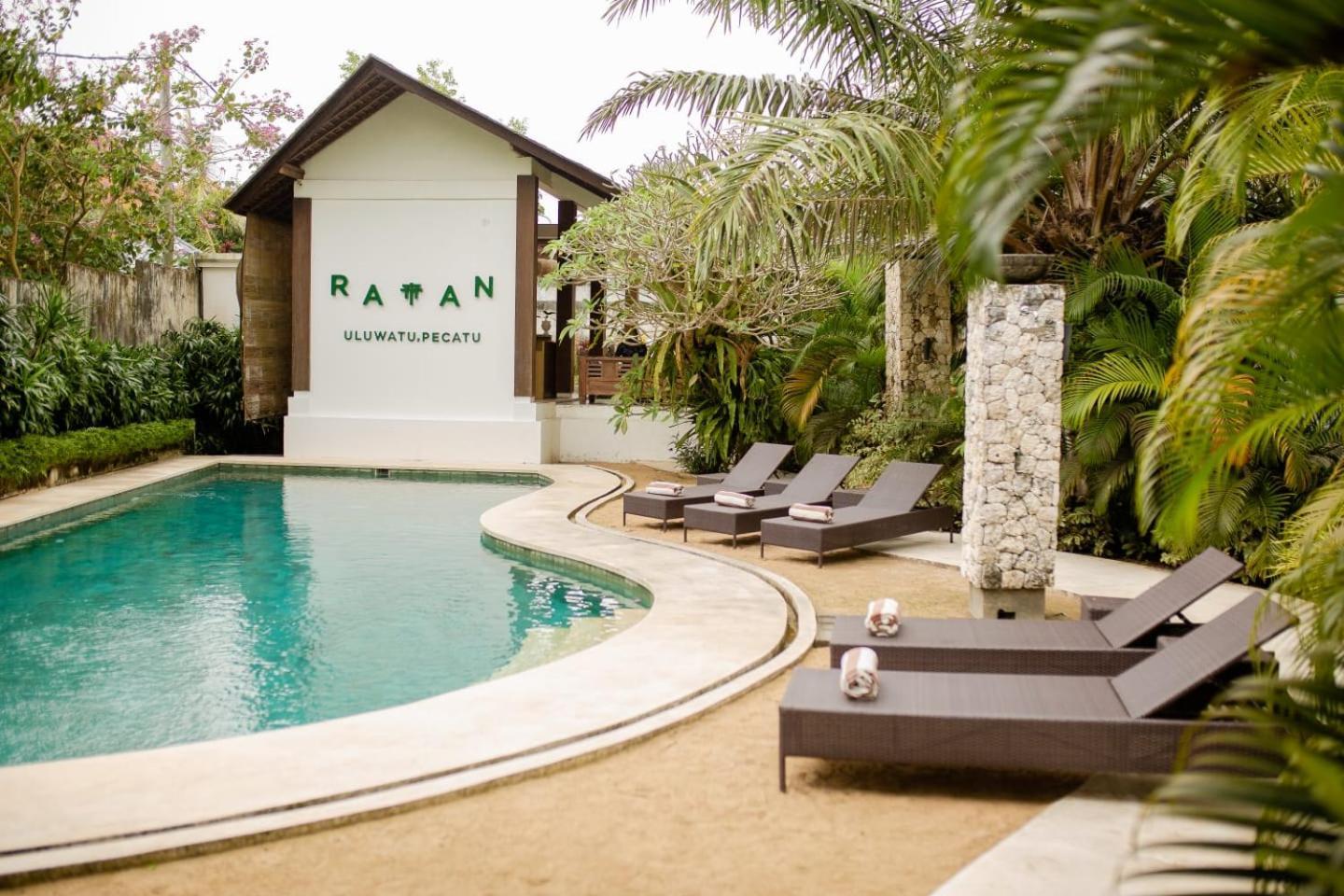 Ratan Uluwatu Hotel And Villas Buitenkant foto