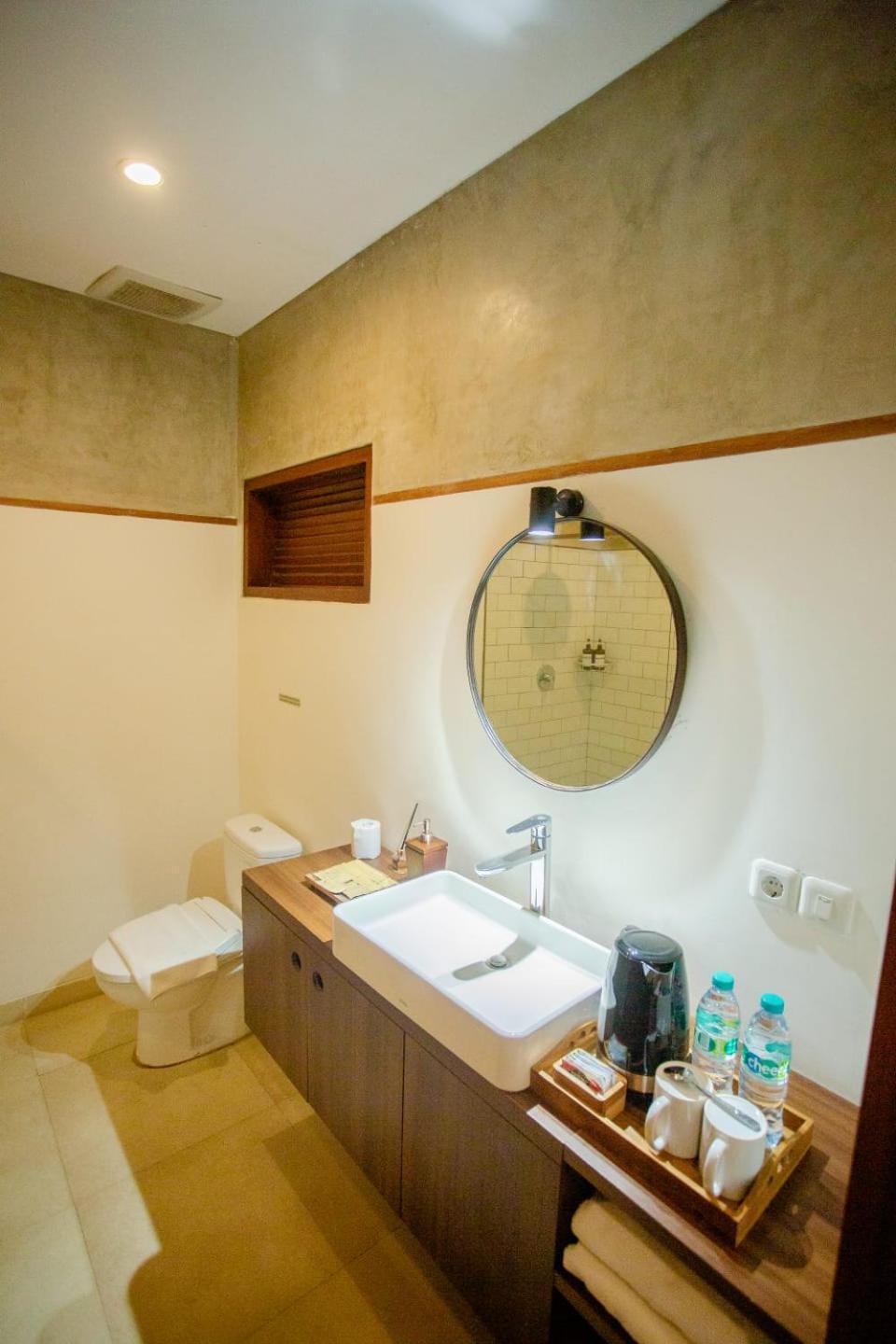 Ratan Uluwatu Hotel And Villas Buitenkant foto